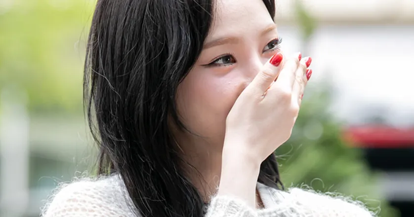 Aespa’s Karina “Kissed” By A Stranger In Hongdae, Pictures Go Viral