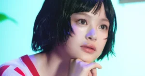 The Viral NewJeans’ Hanni Photocards That Everyone Is Going Wild Over