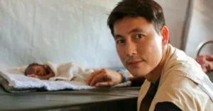 K-Netizens React After Actor Jung Woo Sung’s Past Statements On Refugees Resurface Amid Baby News