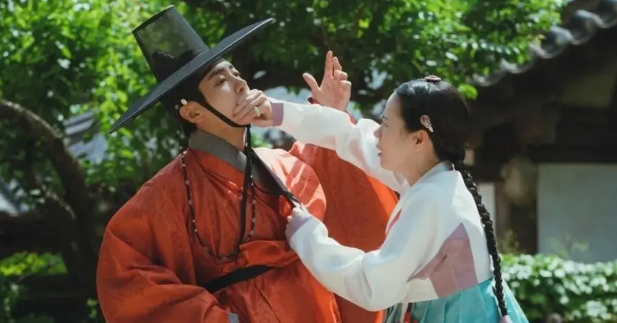 Lim Ji Yeon and Choo Young Woo Hide Dual Identities in "The Tale of Lady Ok"