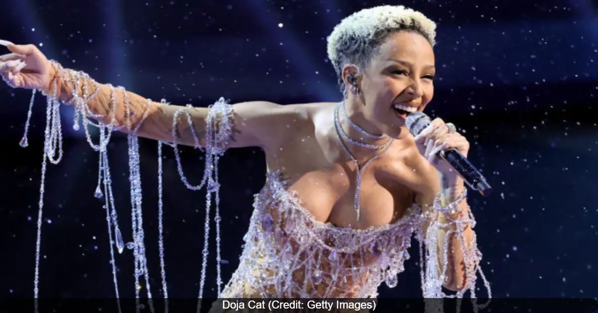 At the 97th Oscars, Doja Cat, Raye, and Lisa Deliver Bold James Bond Tribute Amid Mixed Viewer Reactions