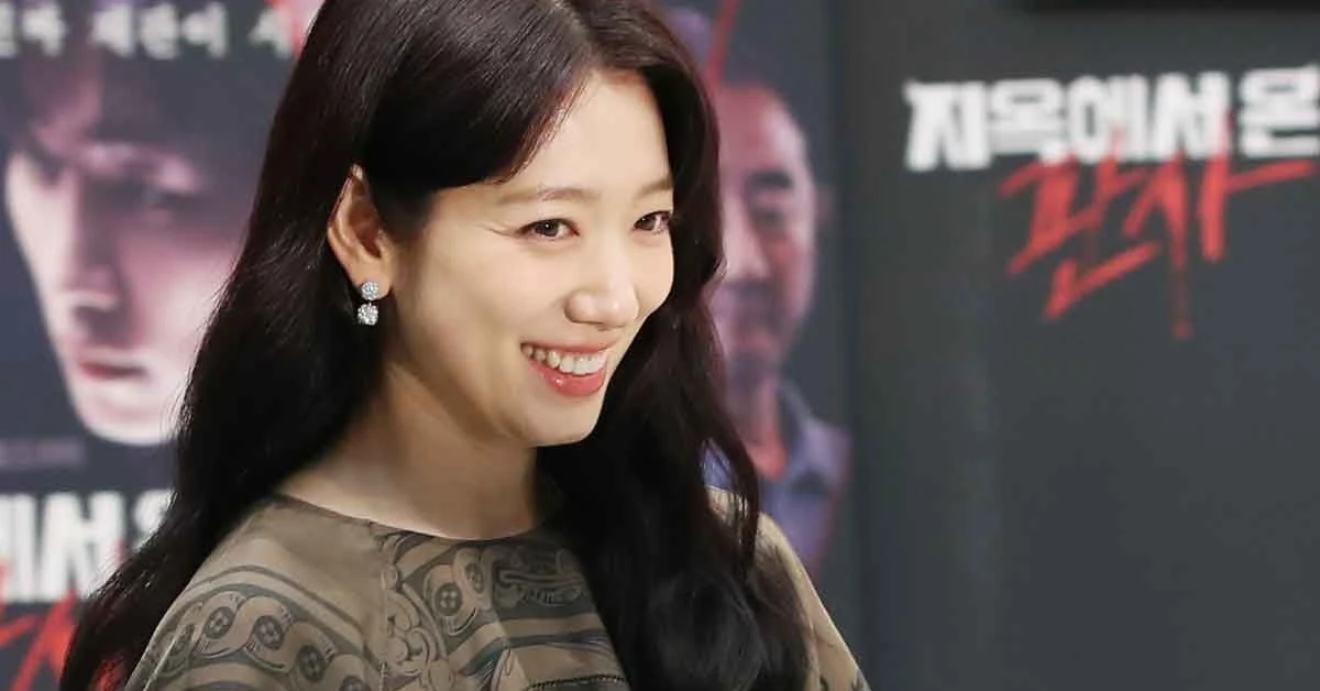 Park Shin Hye in Talks to Play Elite Securities Supervisor Turned Clueless Office Rookie in tvN’s Retro Comedy Miss Undercover Boss About Financial Crimes, Set for 2026 Release