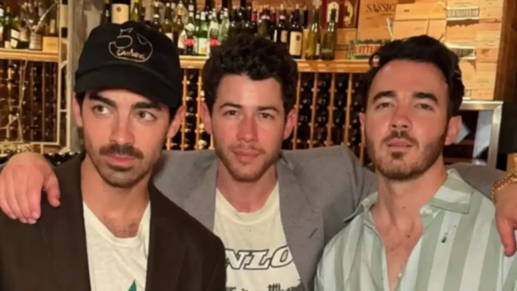 webp 42 1 jonas bros