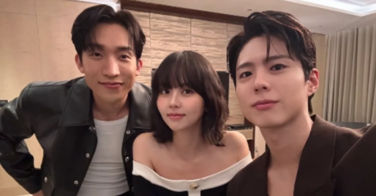 Kim So Hyun Celebrates with Good Boy Co-Stars Park Bo Gum and Lee Sang Yi During K-Drama Promotion