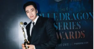 Lee Kwang Soo Wins Best Supporting Actor at 4th Blue Dragon Series Awards with Hilarious Speech Featuring EXO’s D.O.
