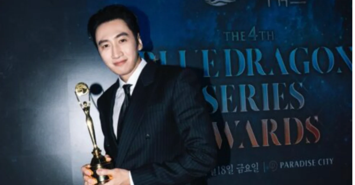 Lee Kwang Soo Wins Best Supporting Actor at 4th Blue Dragon Series Awards with Hilarious Speech Featuring EXO’s D.O.