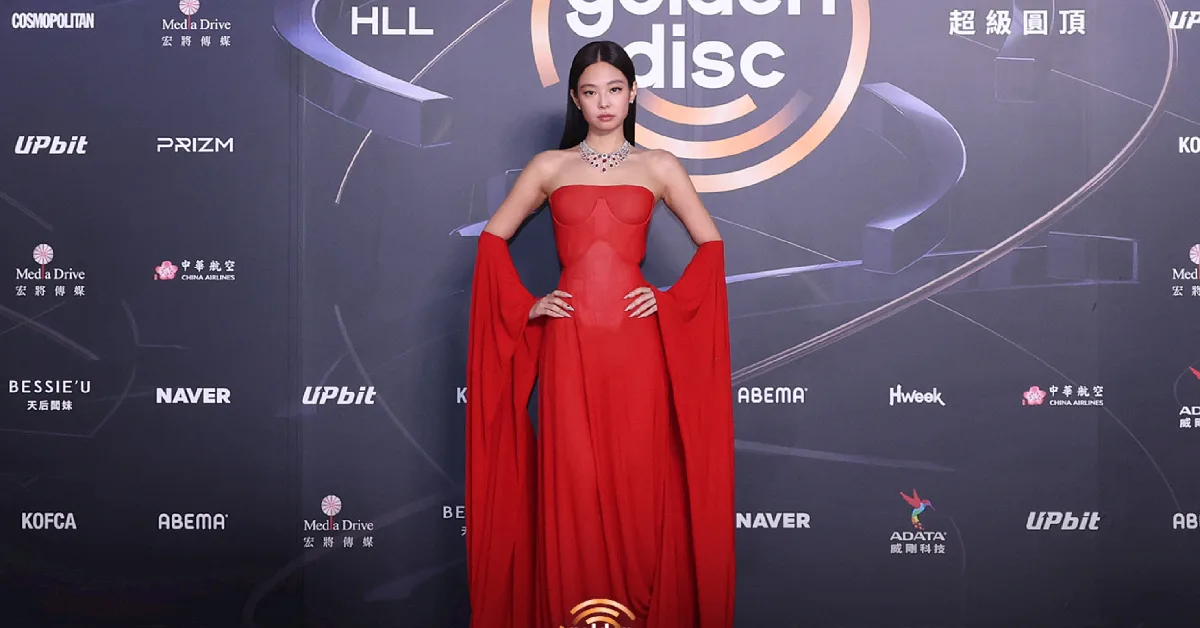 jennie at 40th Golden Disc Awards