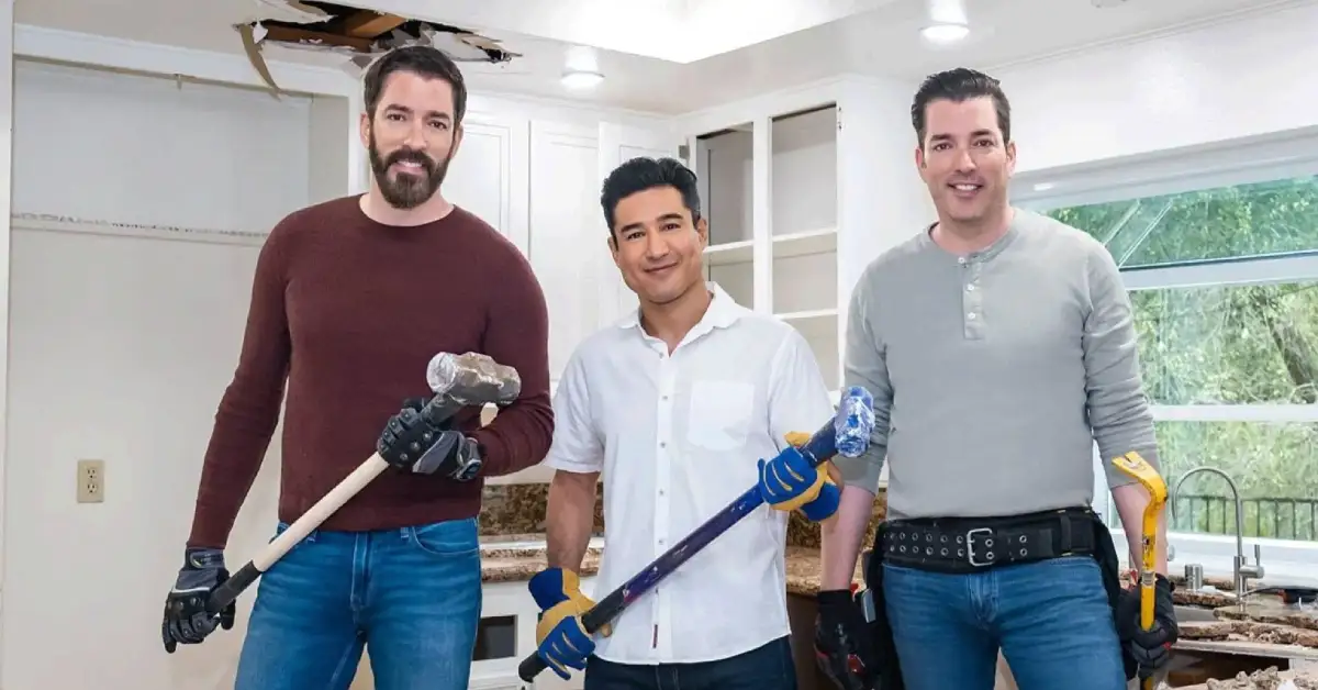 Celebrity IOU's guest star Mario Lopez with Drew and Jonathan Scott | Image Source: Instagram/@propertybrothers