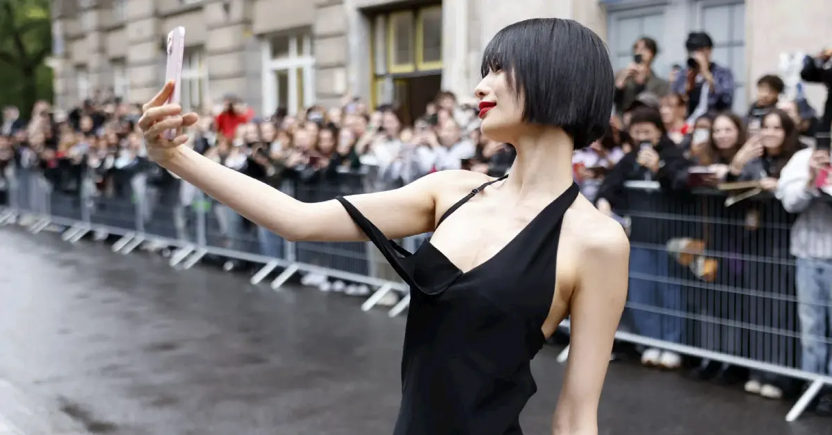 Nana - Street Style - Paris Fashion Week - Womenswear Spring/Summer 2025 - Day Three - Source: Getty
