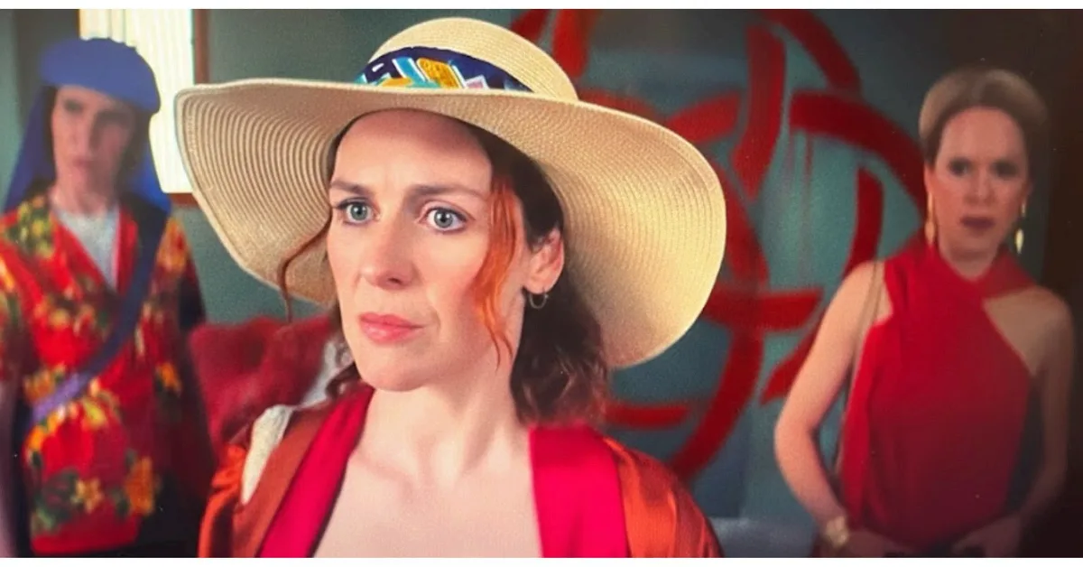 A still from How to Get to Heaven from Belfast Episode 4 (Image via Netflix)