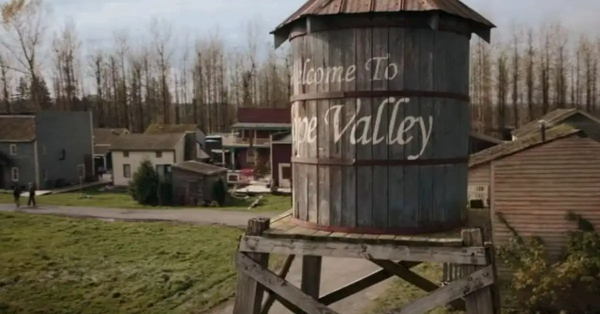 A still from When Calls the Heart Season 13 Source Hallmark 45kb When Calls the Heart Season 13 Episode 7 Recap: Hope Valley Rallies Together for Minnieโs Big Jam Order