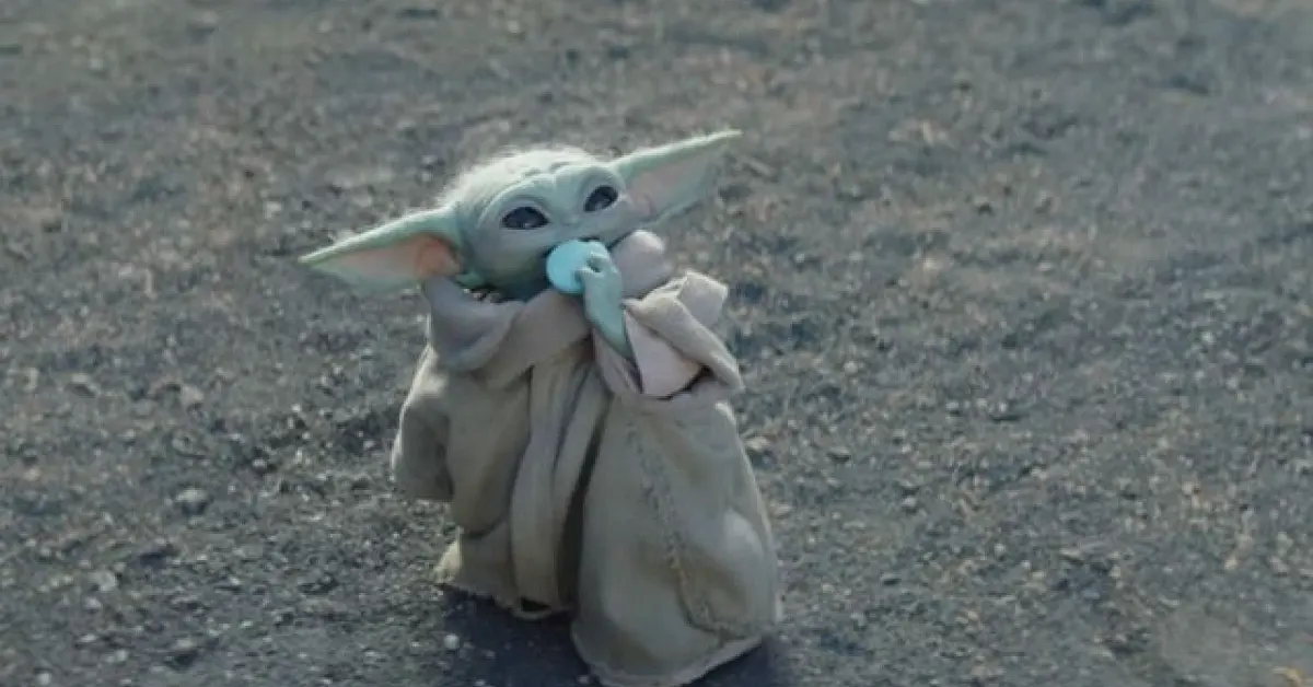 Snapshot from The Mandalorian and Grogu's official trailer - via @Star Wars's YouTube channel