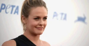 Clueless Sequel Series No Longer Happening at Peacock, But Show Still Has Hope for 90s Fans