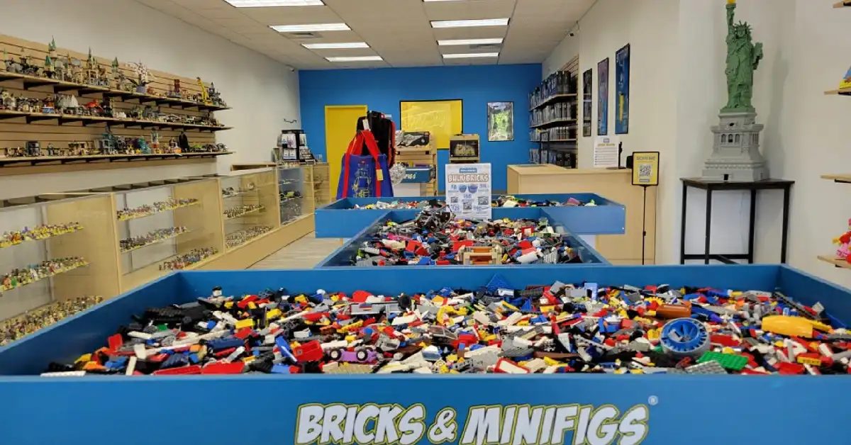 Bricks and Minifigs representative image 66kb Bricks and Minifigs (representative image)
