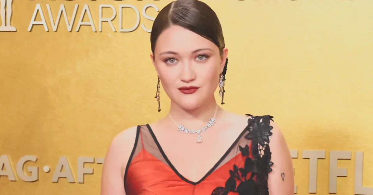 Isa Briones at 32nd Annual Actor Awards - Arrivals