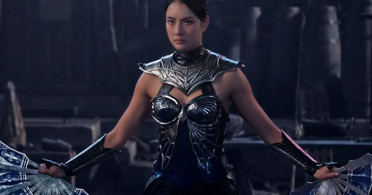 adeline rudolph as kitana holding out her weapons in mortal kombat ii Mortal Kombat II Box Office Passes 1995 Movie to Set New Franchise Record in Just 3 Weeks