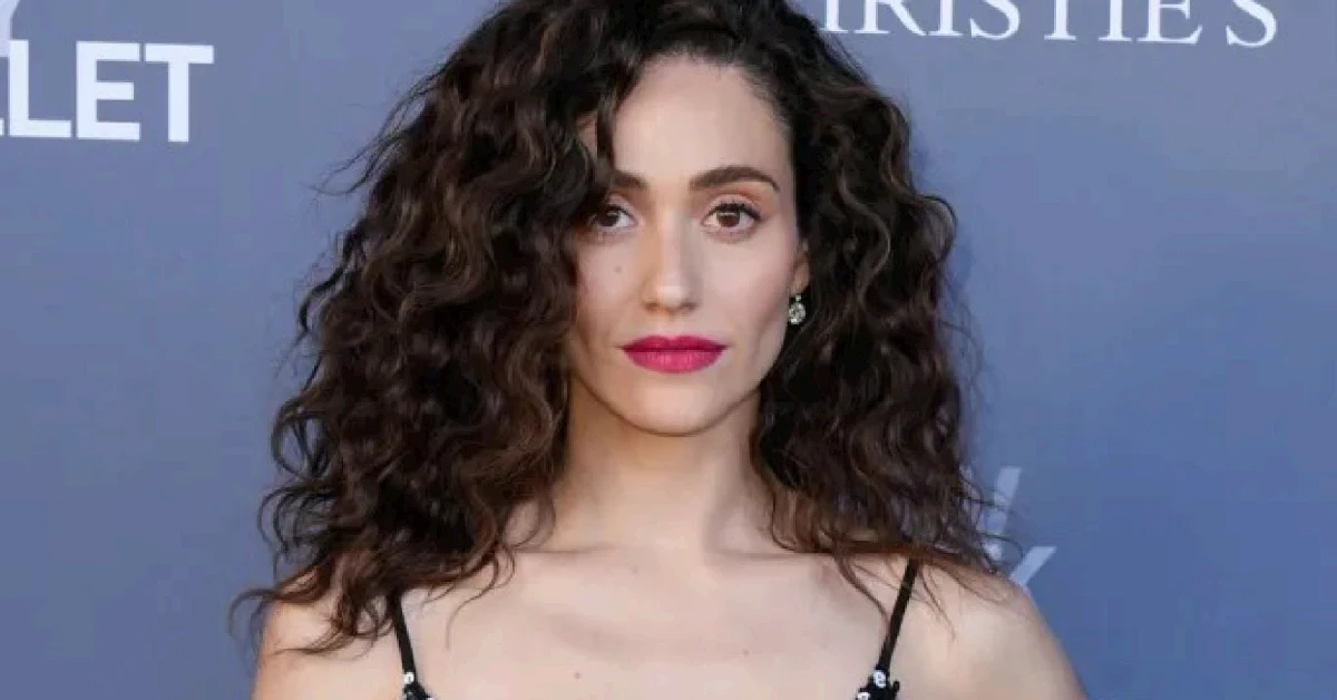 nexus image 50kb 6 Emmy Rossum Says Shameless Nude Scenes Led Men to Make Assumptions About Her Sexually