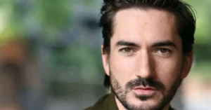 George Maguire Cast as Jack Sparrow in London Pirates of the Caribbean Immersive Stage Show: Full Cast, Dates and Ticket Details